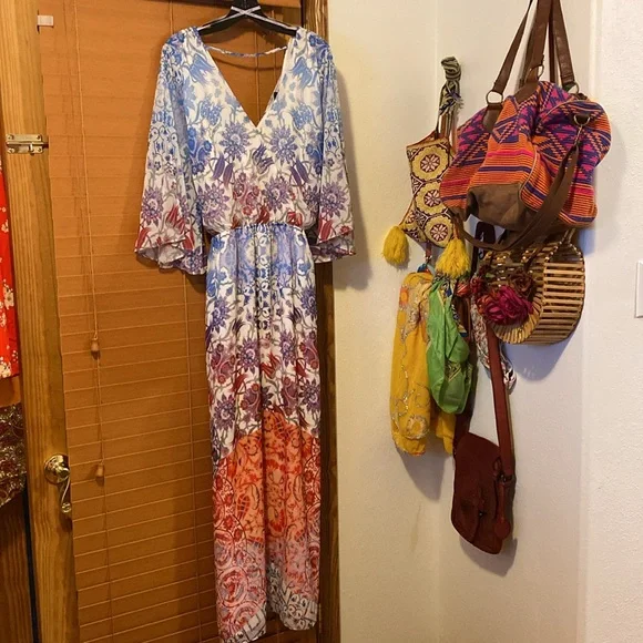 City Chic Cassie Faux Wrap Dress - Picture 8 of 9